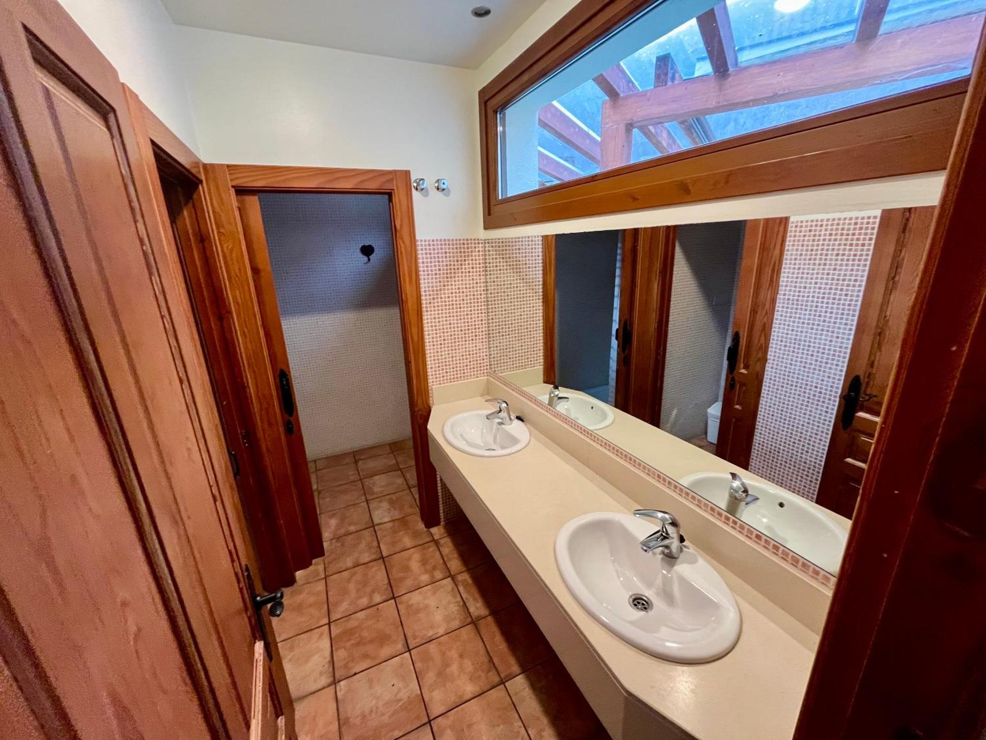 Aparthotel Lotila Flats Cuirgu Felechosa Esterno foto
