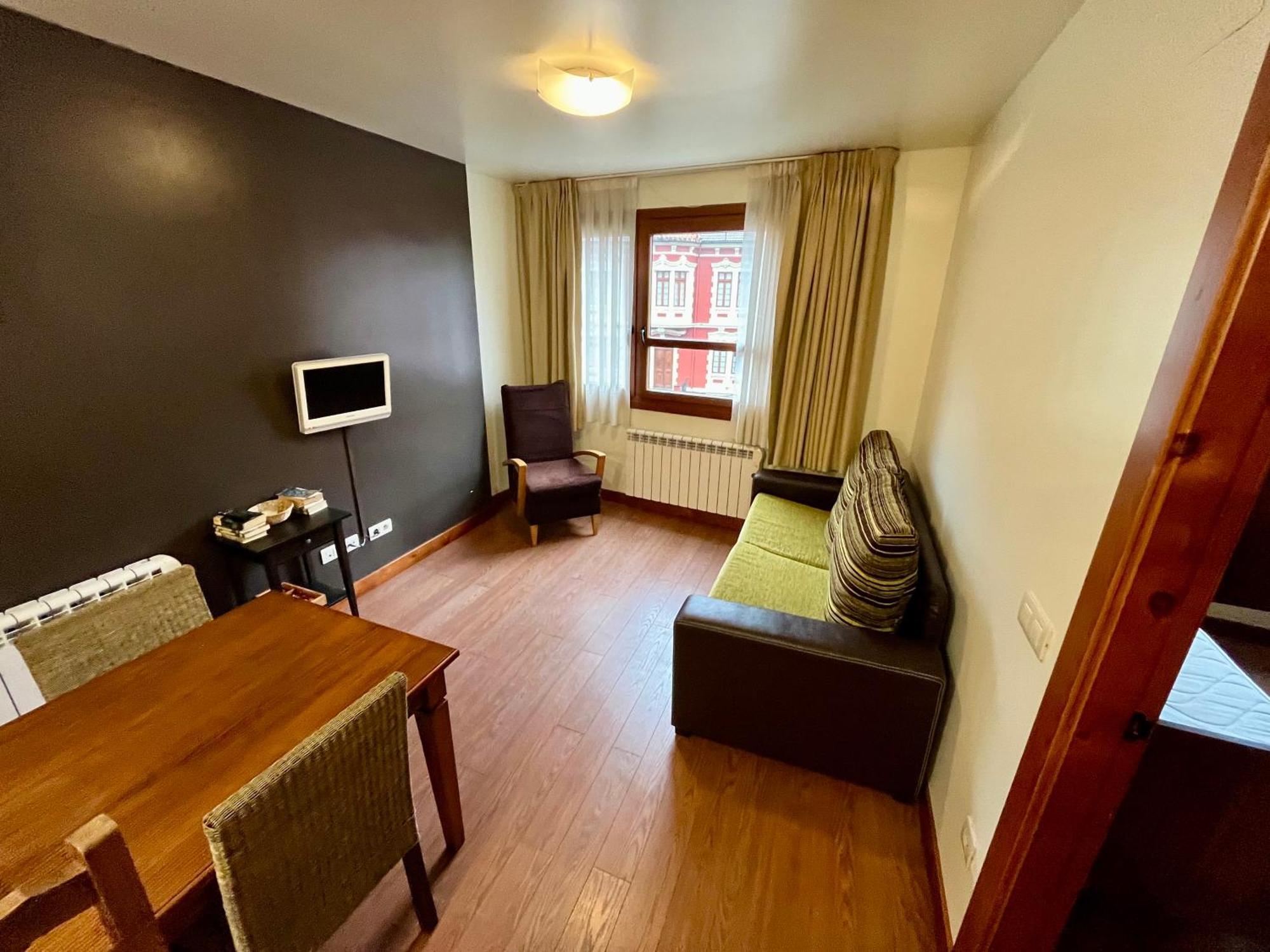 Aparthotel Lotila Flats Cuirgu Felechosa Esterno foto