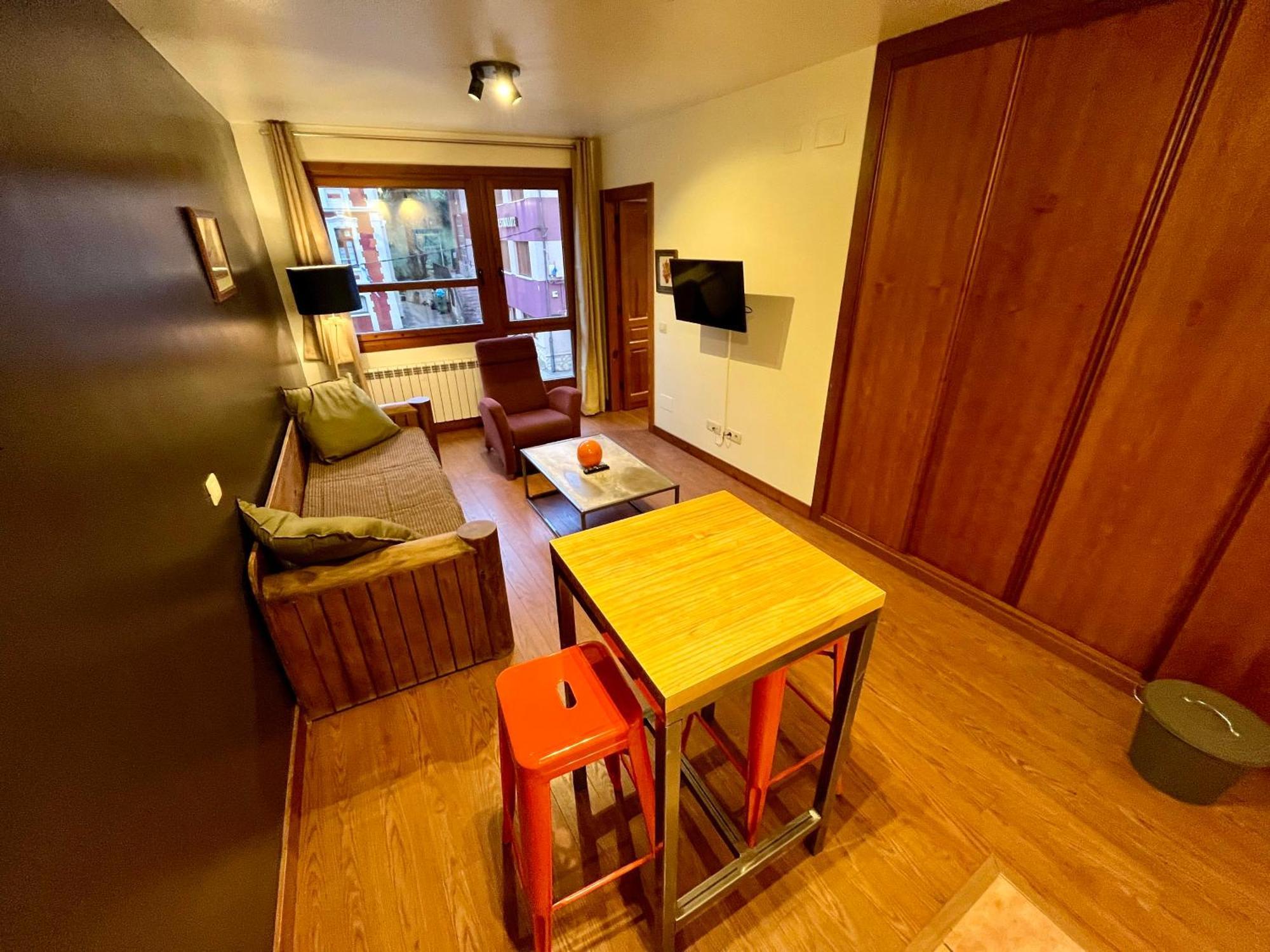 Aparthotel Lotila Flats Cuirgu Felechosa Esterno foto